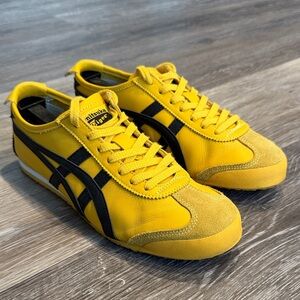 Excellent condition! Onitsuka tiger size 7.5 us 
40.5 euro